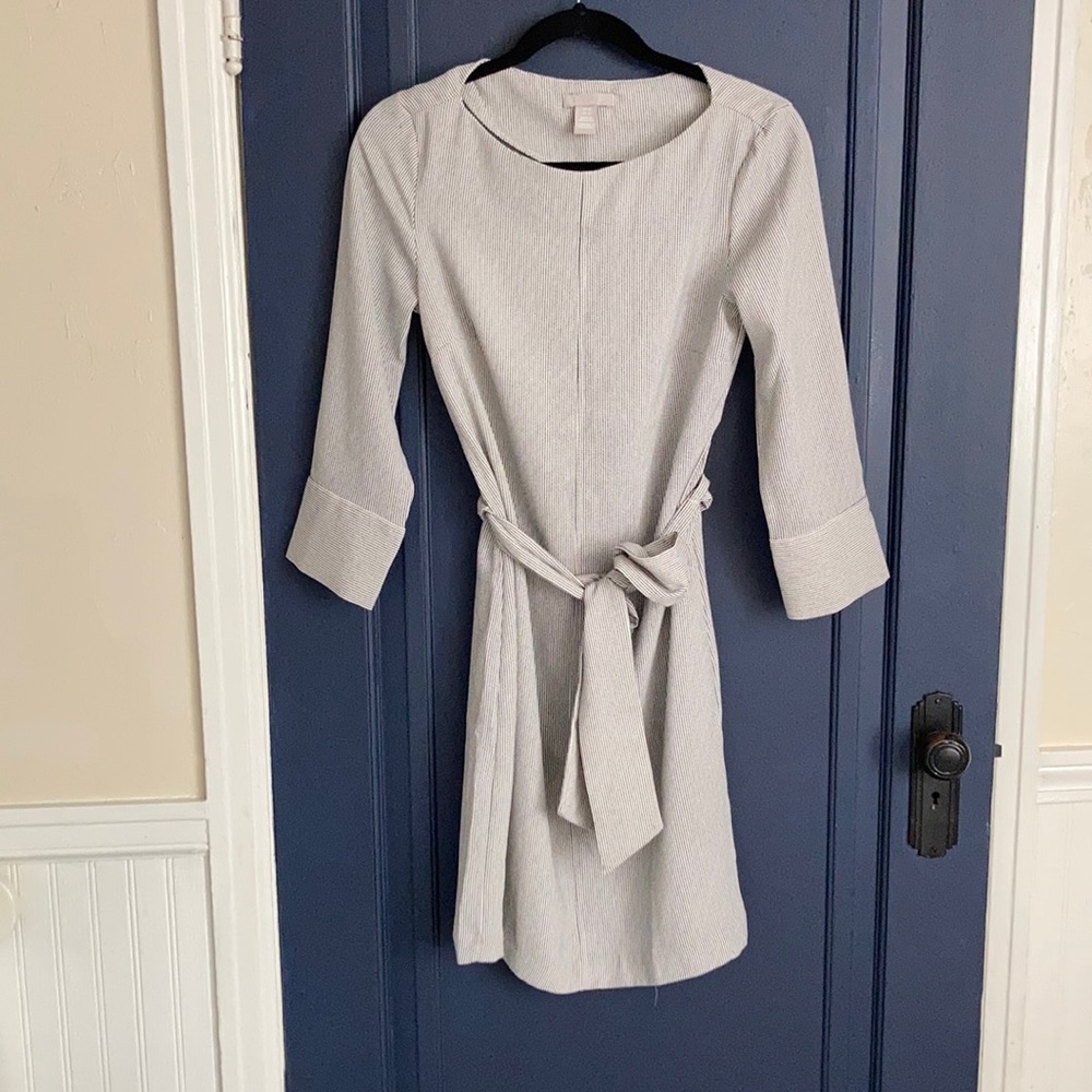 H&M creme and black Long Sleeve Tie-Waist Dress
